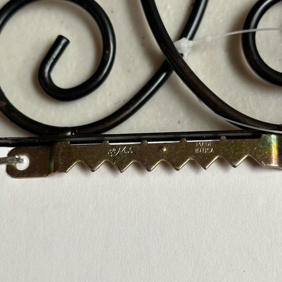 Home interiors Goes with everything sconce Damask print - Picture 14 of 14